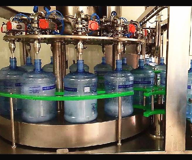 5 جالون خط ملء المياه